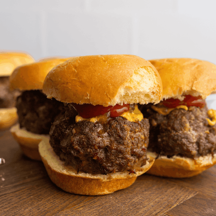Easy homemade Chili’s Big Mouth Bites copycat – crispy tortilla bites filled with melted cheese and seasoned beef.