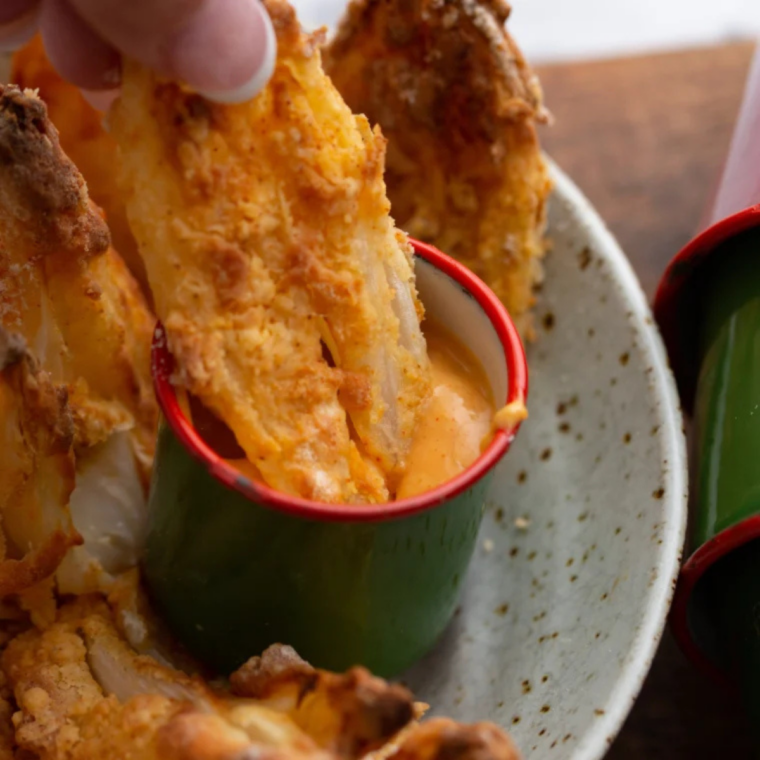 Bowl of creamy copycat Outback bloomin' onion dipping sauce