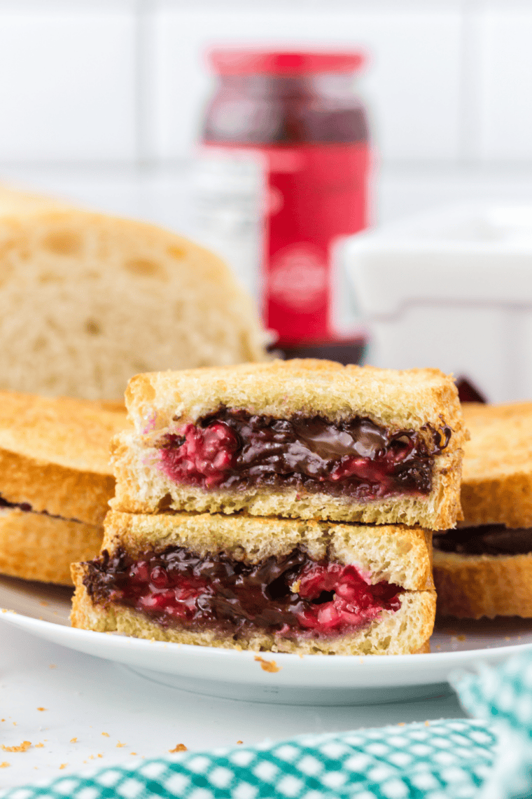 Air Fryer Chocolate Raspberry Mascarpone Sandwich (1)
