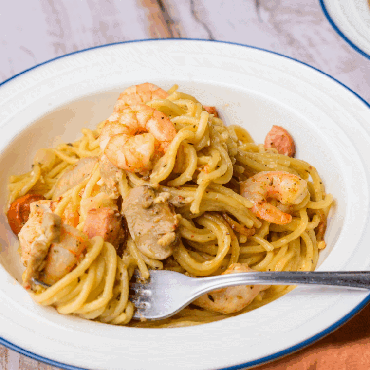 Copycat Red Lobster Cajun Chicken Linguini Alfredo with creamy sauce, Cajun chicken, and linguini pasta