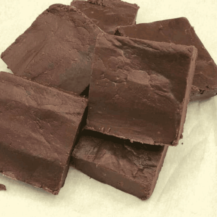 Home Copycat Buc-ee’s fudge squares are creamy, chocolatey goodness