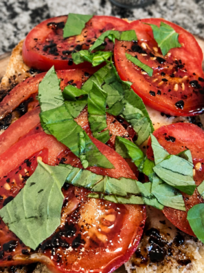Air Fryer Caprese Garlic Bread