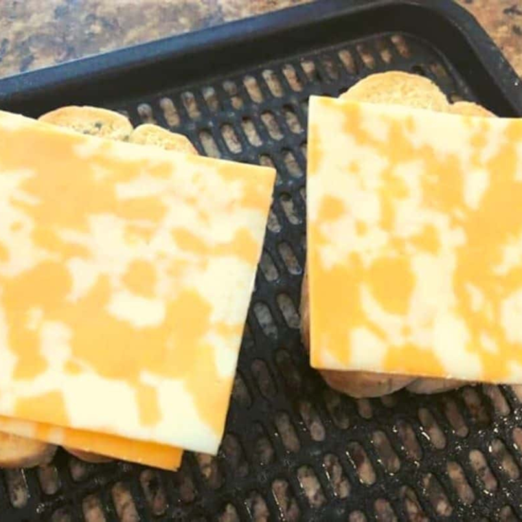Air Fryer Texas Toast Grilled Cheese (1)
