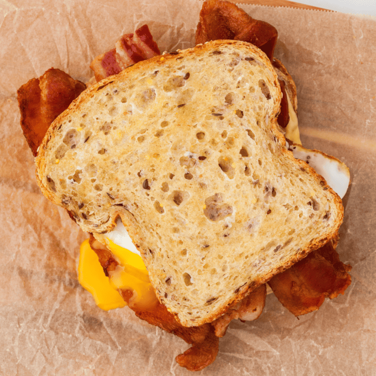 Air Fryer Bacon And Egg Sandwich