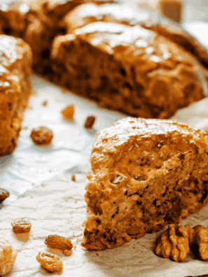 Air Fryer Pumpkin Raisin Scones