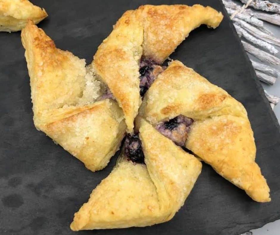 Cook Air Fryer Blueberry Pinwheels