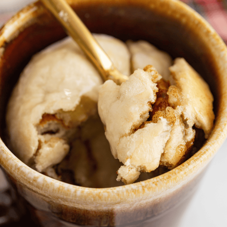 air fryer cinnamon rolls in a mug