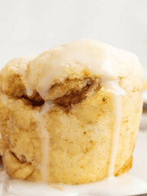 air fryer cinnamon rolls in a mug