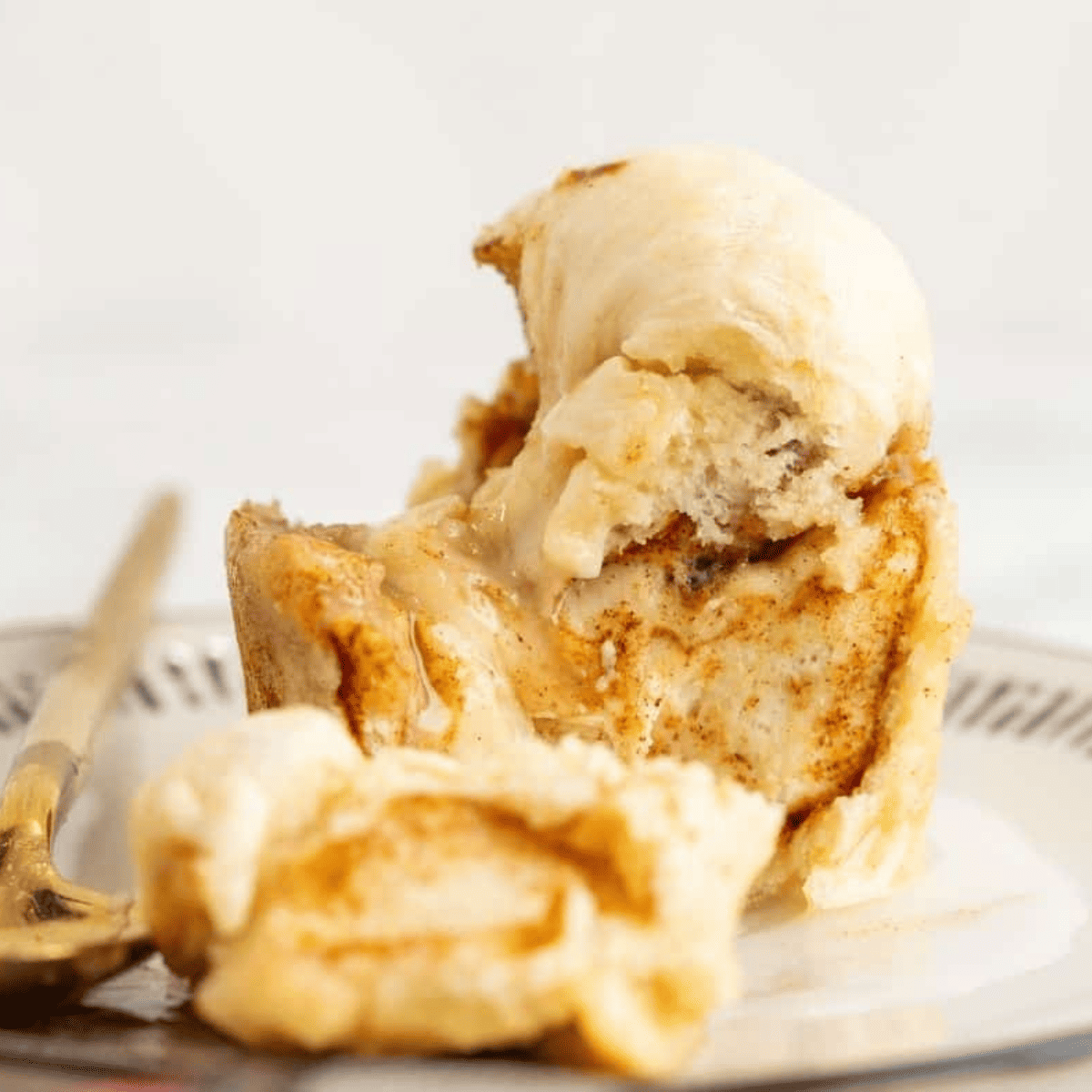 Air Fryer Cinnamon Rolls In A Mug