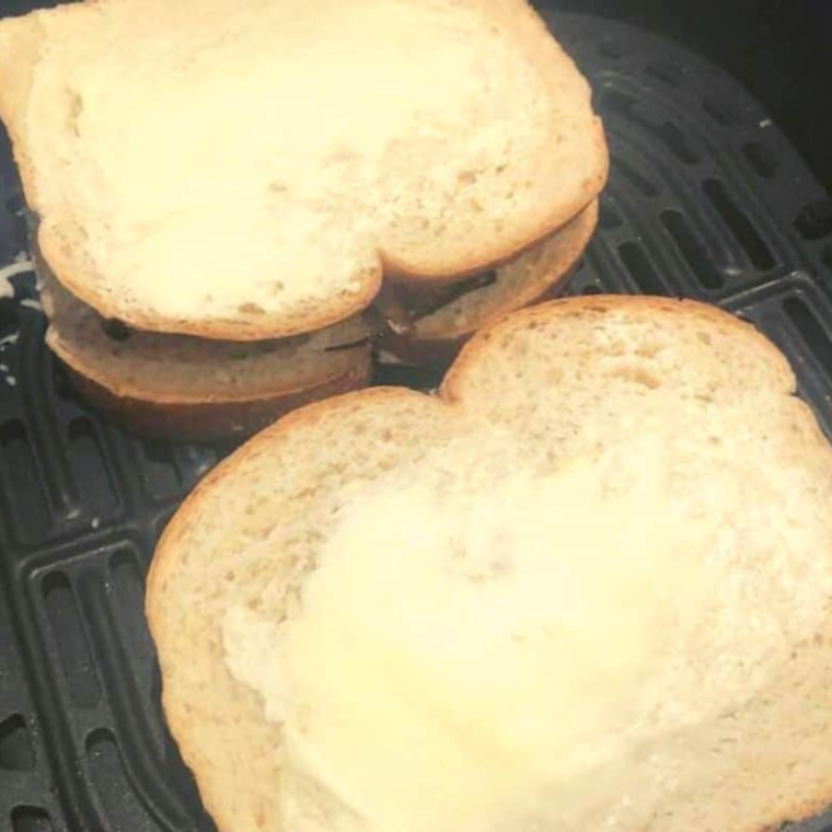 Air Fryer French Onion Grilled Cheese 