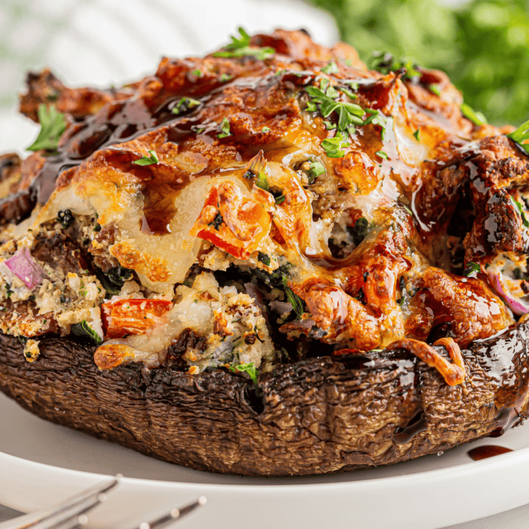 Delicious Maggiano’s Stuffed Mushrooms filled with cream cheese, garlic, and herbs, baked to perfection.