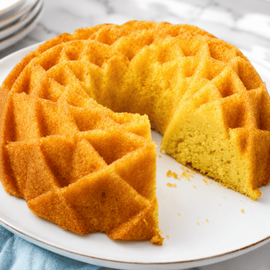 Air Fryer 7-Up Cake