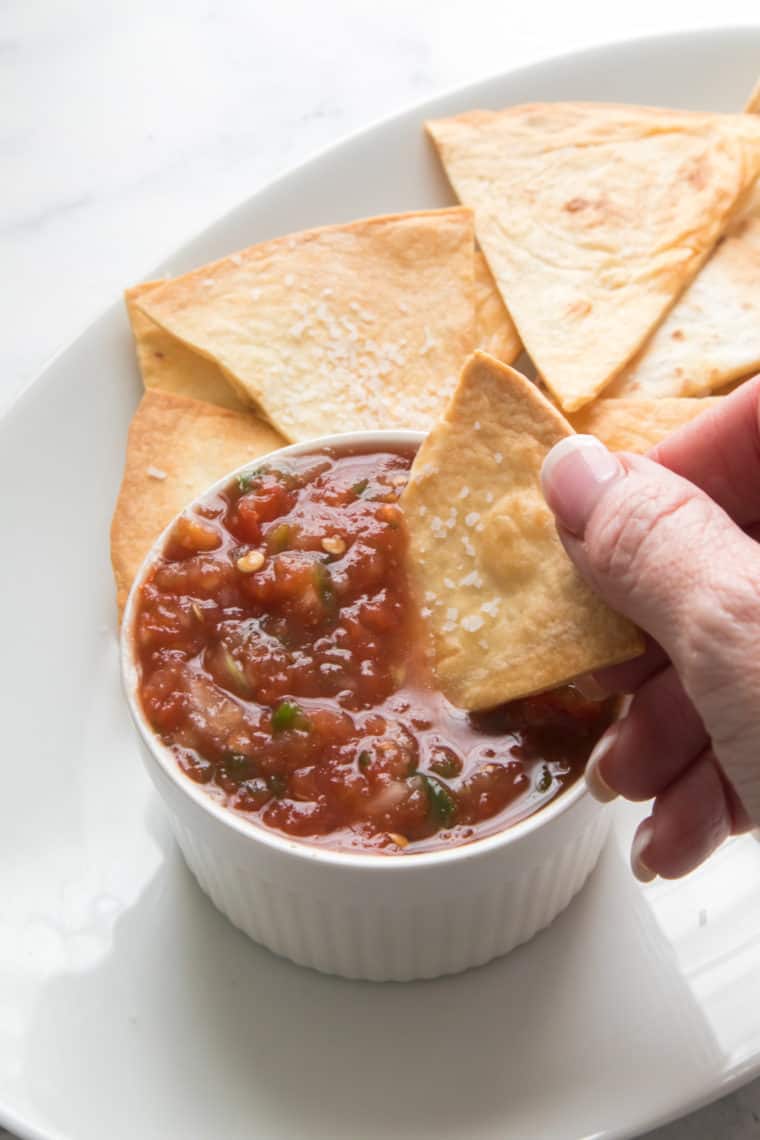 Air Fryer Salsa with roasted tomatoes, onions, and peppers, perfect for serving with chips, tacos, or grilled meats.