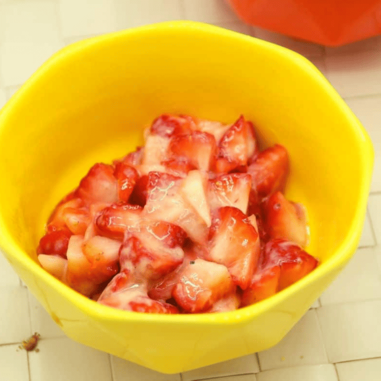 Air Fryer Mug Strawberry Cobbler (2)