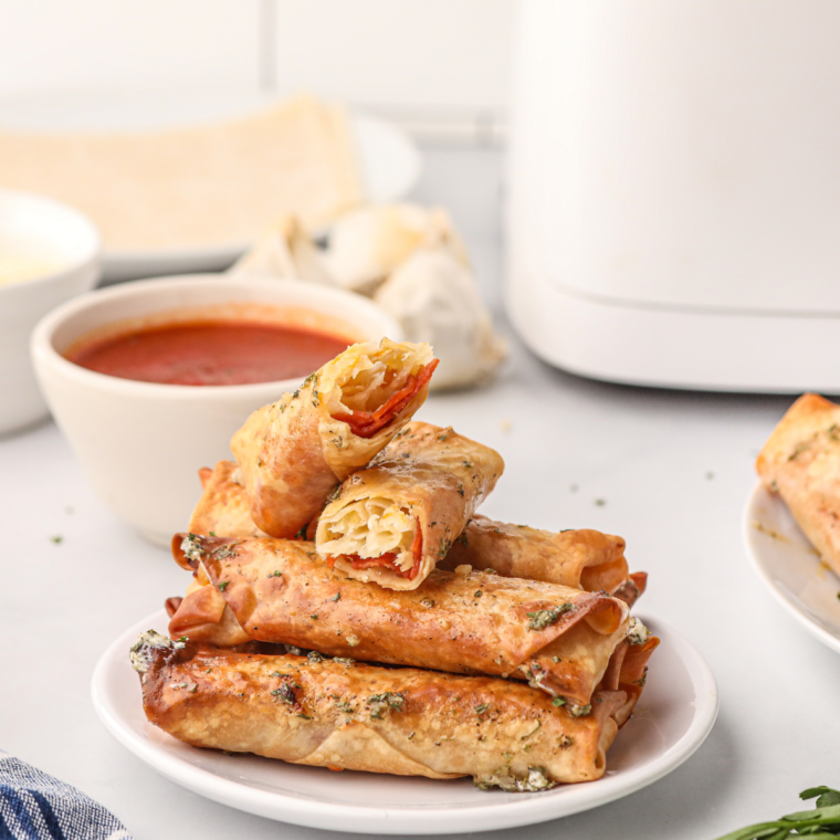 Air fryer pizza egg rolls recipe – crispy homemade pepperoni pizza rolls ready in 12 minutes