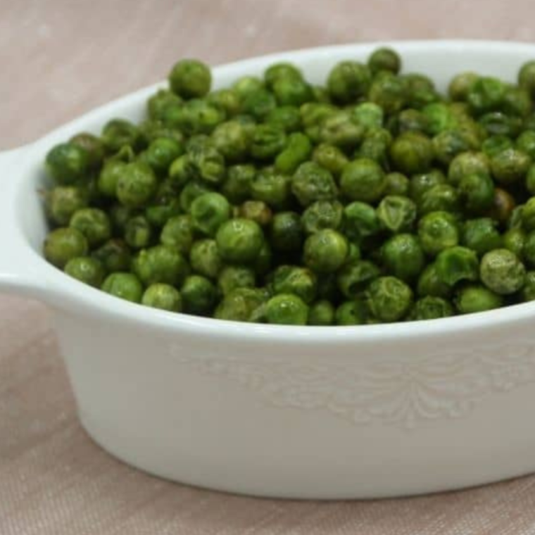 Air fried frozen peas, crispy and golden, ready to be served as a healthy side dish.