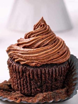 Air Fryer Chocolate Cupcakes