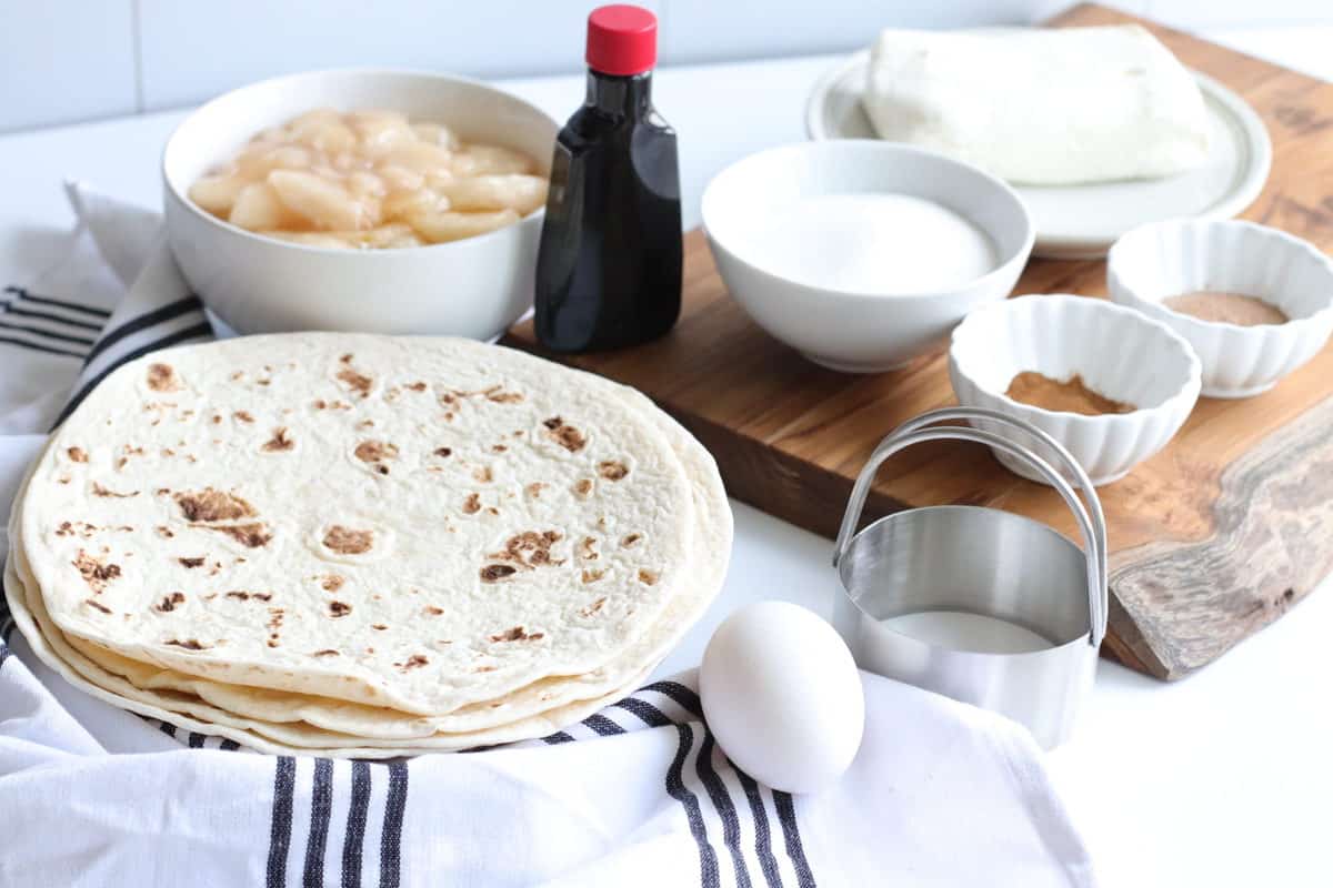 Ingredients For Air Fryer Apple Pie Cheesecake Tacos