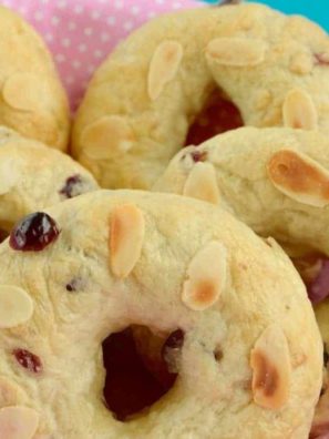 Air Fryer Cranberry Bagels