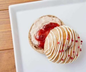 Air Fryer Strawberry Bagels