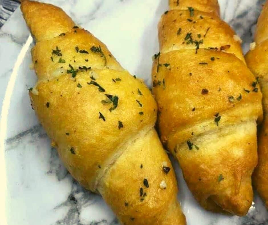 Air Fryer Garlic Crescent Rolls