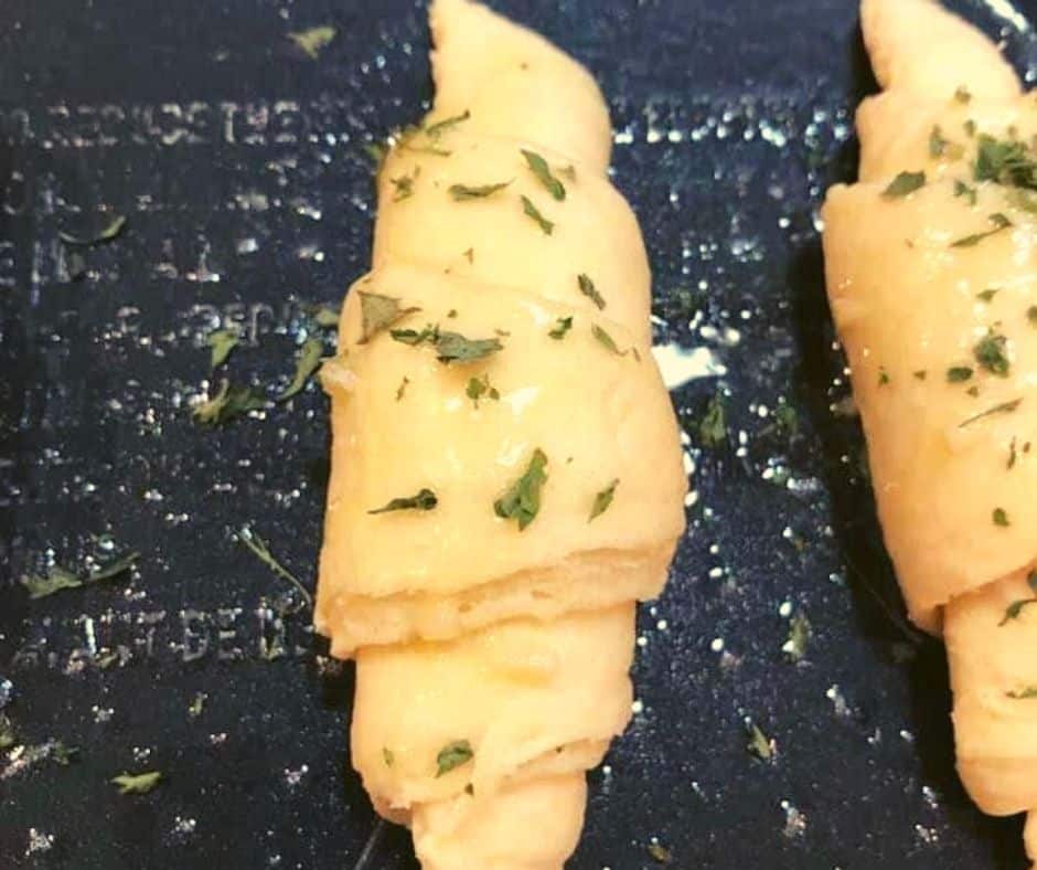 Air Fryer Garlic Crescent Rolls