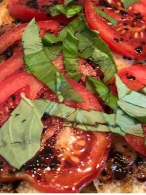 Air Fryer Caprese Garlic Bread