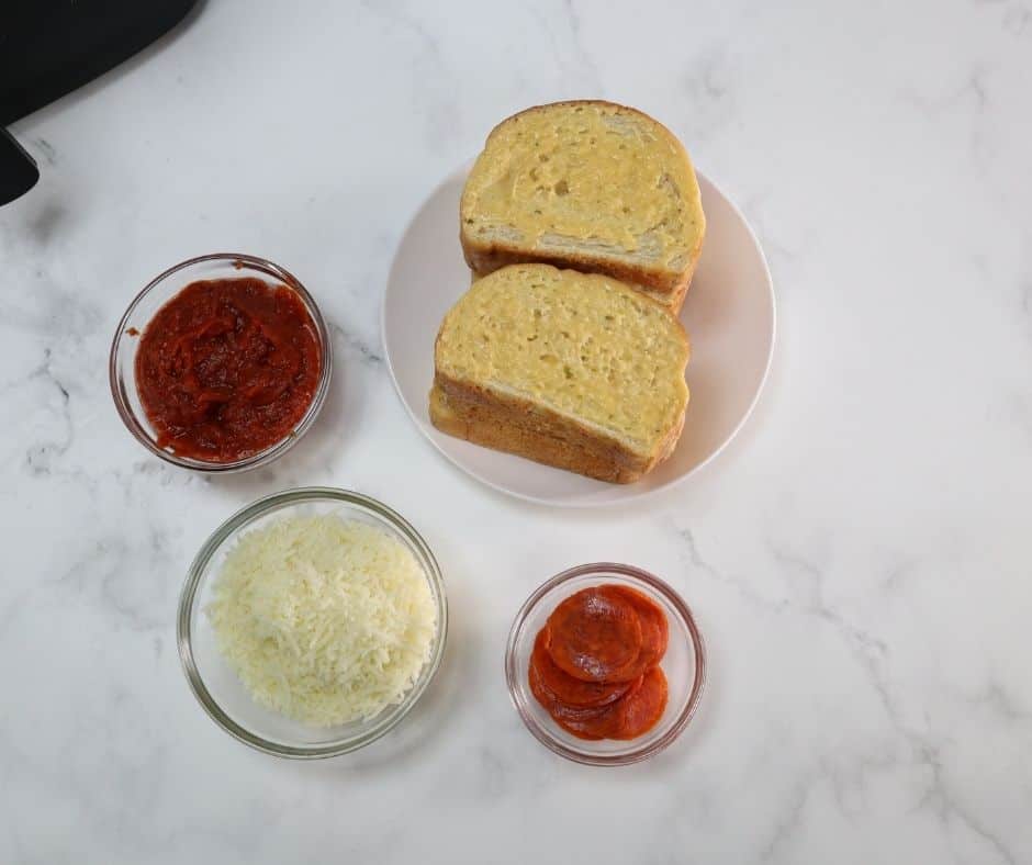 Ingredients Needed For Air Fryer Garlic Bread Pizza Toast