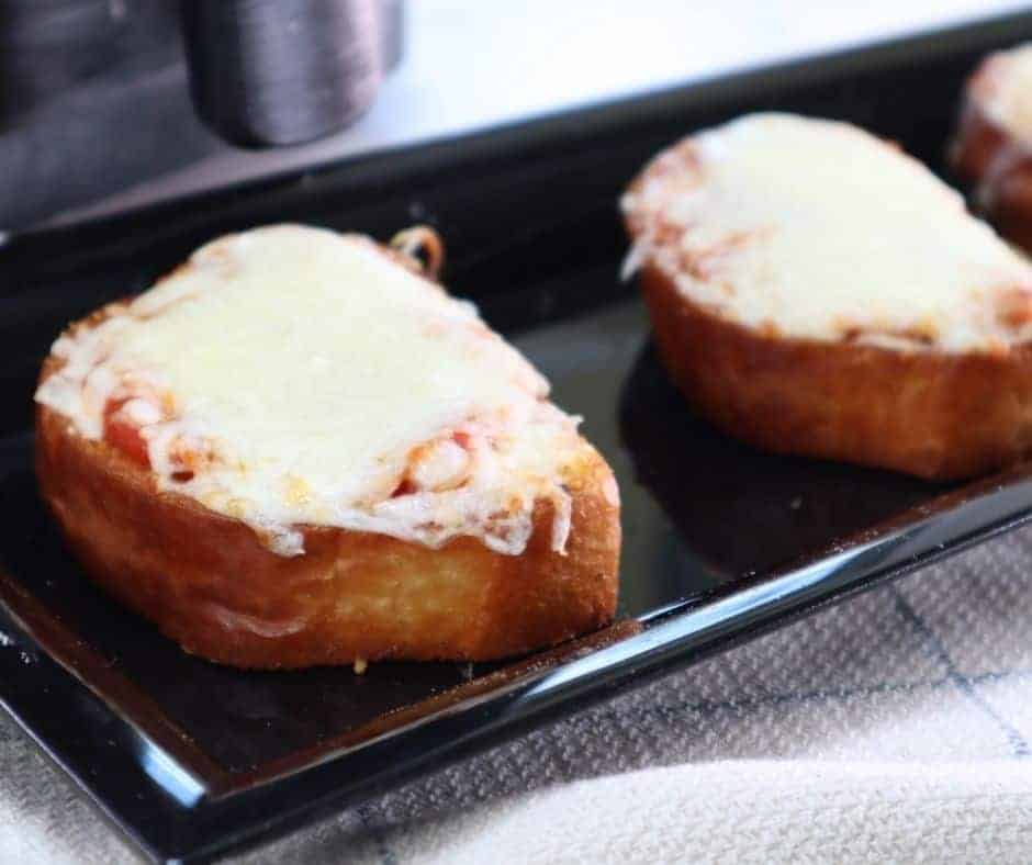 Air Fryer Garlic Bread Pizza Toast