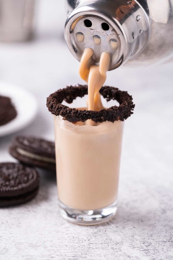 Oreo Cookies and Cream Shooters