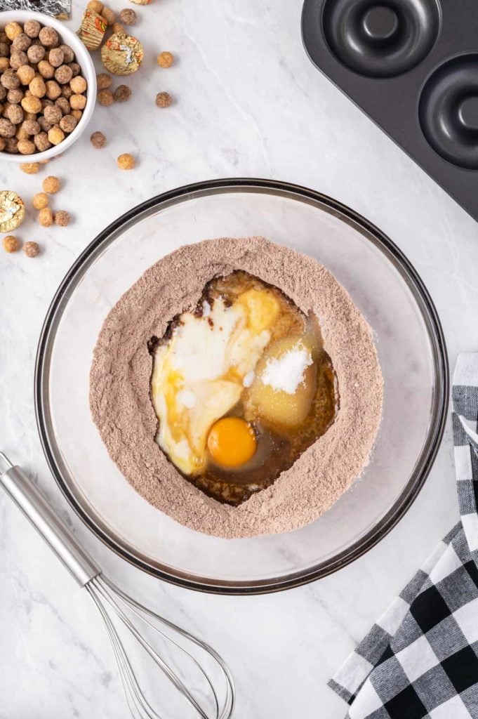 Air Fryer Reese's Puff Donuts