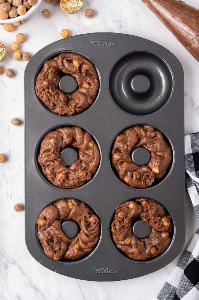 Air Fryer Reese's Puff Donuts
