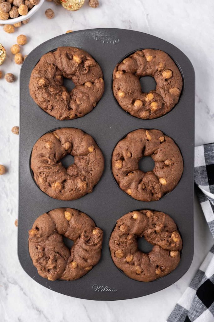Air Fryer Reese's Puff Donuts