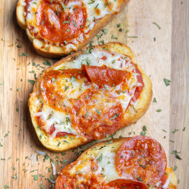air fryer garlic bread pizza toast 