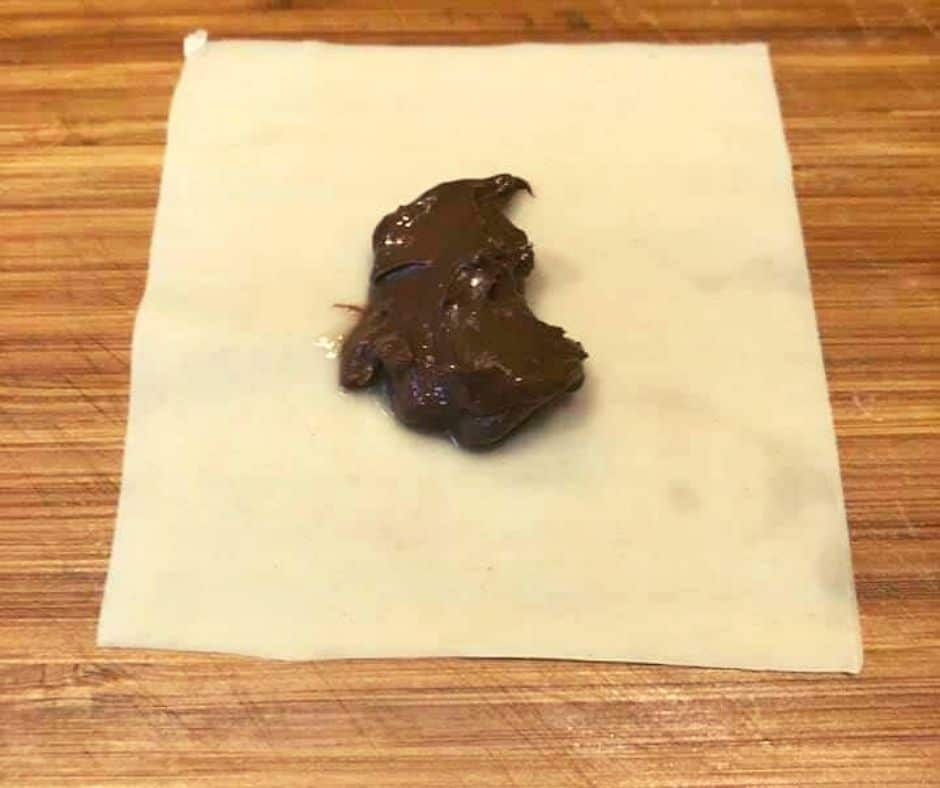 Air-Fryer-Stuffed-Nutella-Wontons-3