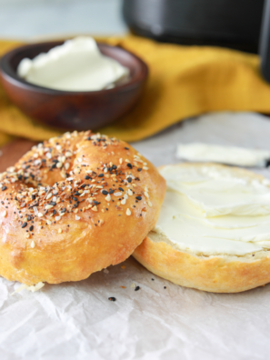 These air fryer everything bagels are the easiest homemade bagels you'll ever make: just Greek yogurt, self-rising flour, and a generous shower of everything bagel seasoning. No yeast, no boiling, no rising time — start to finish in 20 minutes, with 7g of protein and roughly 3 Weight Watchers points per bagel.