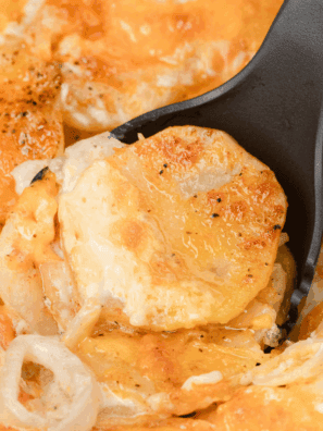 Omaha Steaks Scalloped Potatoes Recipe features tender potato slices baked in a rich, cheesy sauce until golden and bubbly. It’s a simple, comforting side dish that pairs perfectly with steak, chicken, or holiday mains.