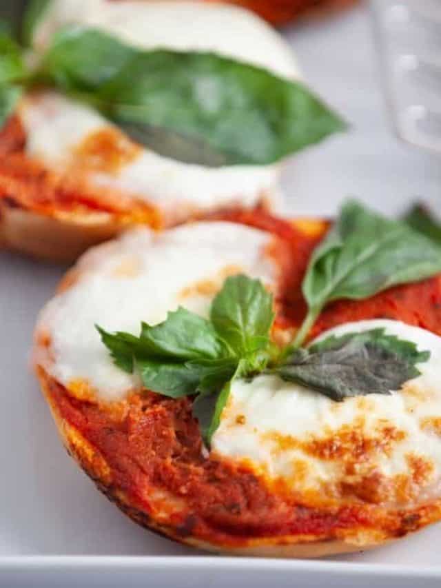 cropped-Air-Fryer-Margherita-Pizza-Bagels-.jpg