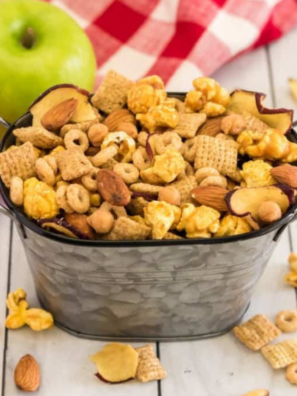 Caramel Apple Trail Mix (Air Fryer)