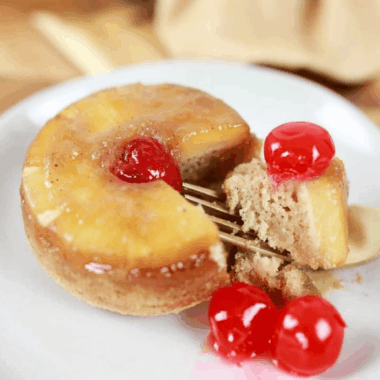 Easy Air Fryer Pineapple Upside-Down Cake in a Mug