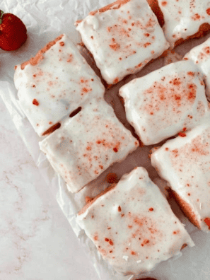 Air Fryer Strawberry Blondies