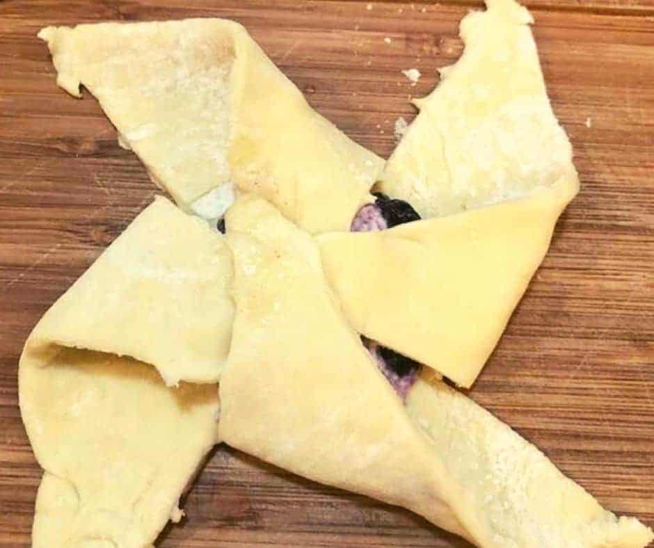 Cook Air Fryer Blueberry Pinwheels