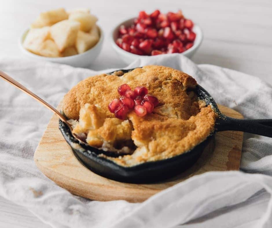 Air-Fryer-Apple-and-Pomegranate-Cobbler