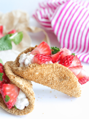Air Fryer Cheesecake Strawberry Tacos