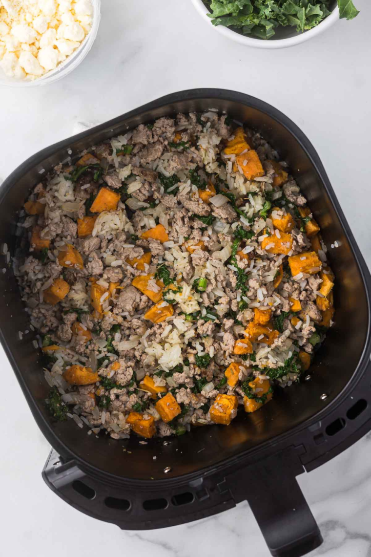Discover how to cook ground turkey in the air fryer in just 10 minutes! The turkey turns out juicy and beautifully browned, making it ideal for a main dish or for use in tacos, pasta, quesadillas, and more.