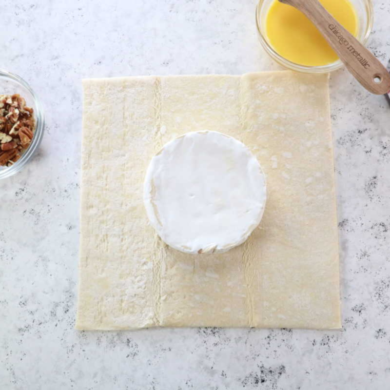 Air Fryer Baked Brie In Puff Pastry