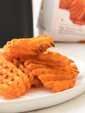 Air-Fryer-Frozen-Sweet-Potato-Waffle-Fries