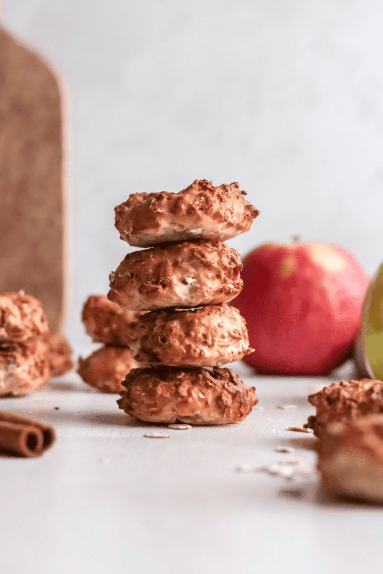 air fryer apple breakfast cookies with soft oats, cinnamon, and pieces of fresh apple on a plate