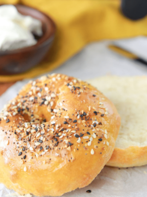 Air Fryer Frozen Bagels
