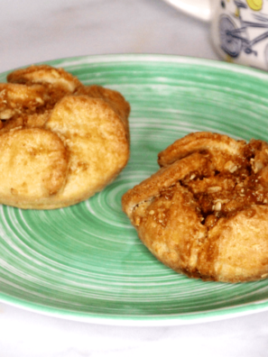 Air Fryer Frozen Apple Blossoms